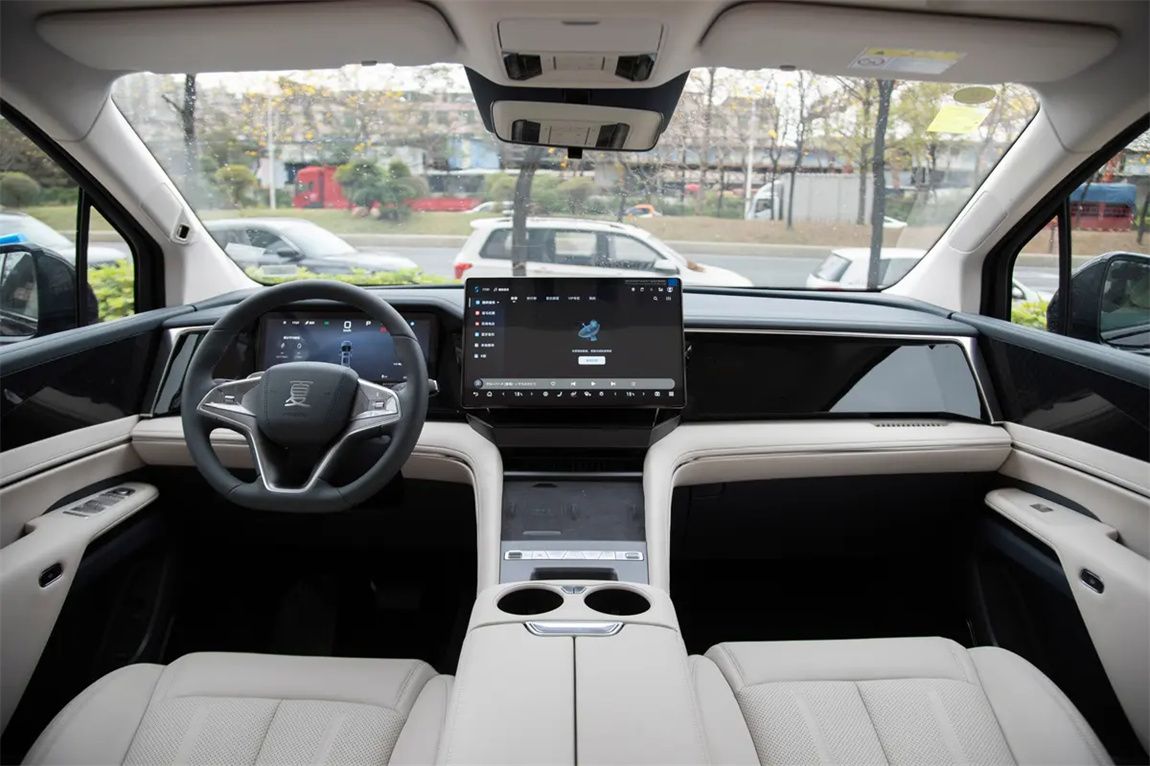 比亚迪 夏 2025款 DM-i 1.5T 100km 超越型 5