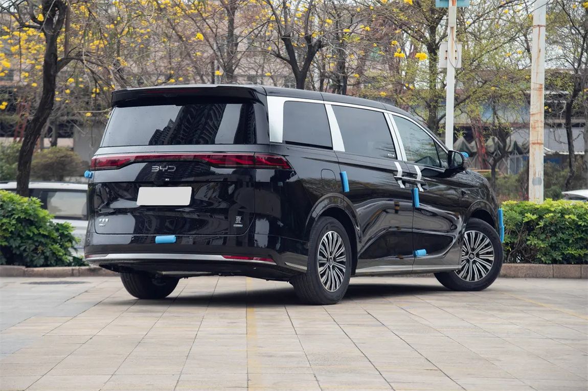 比亚迪 夏 2025款 DM-i 1.5T 100km 超越型 8