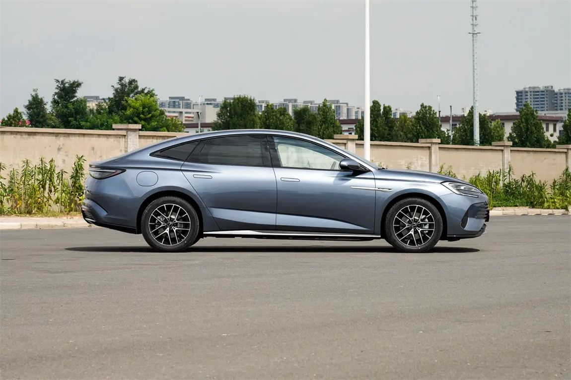 比亚迪 海豹07 DM-i 2025款 DM-i 1.5L 125km 尊贵型 7