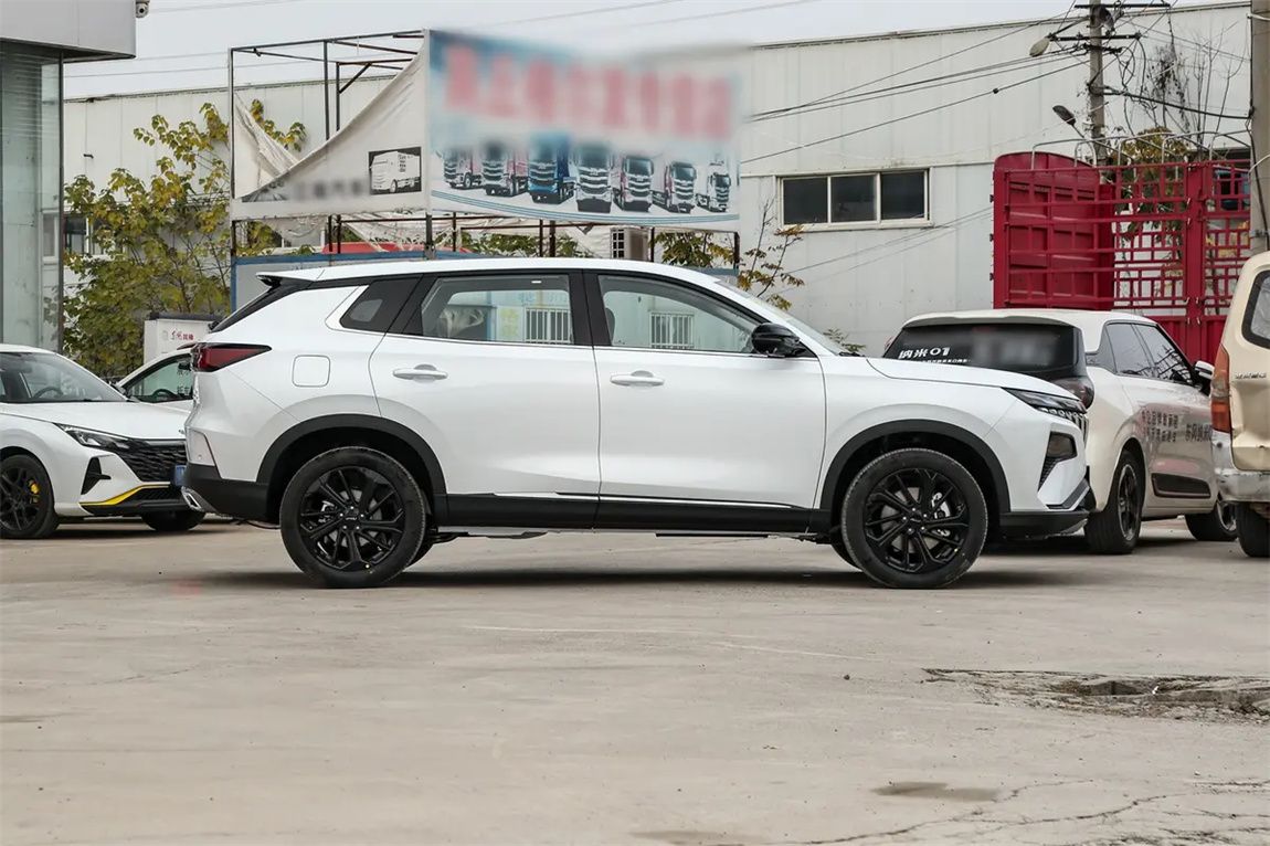 东风风神 皓极 2025款 马赫动力 1.5T 尊贵型 7