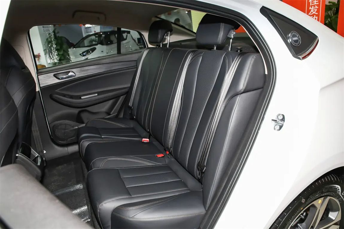 奇瑞 艾瑞泽5 PLUS 2025款 1.5L CVT 新动版 5