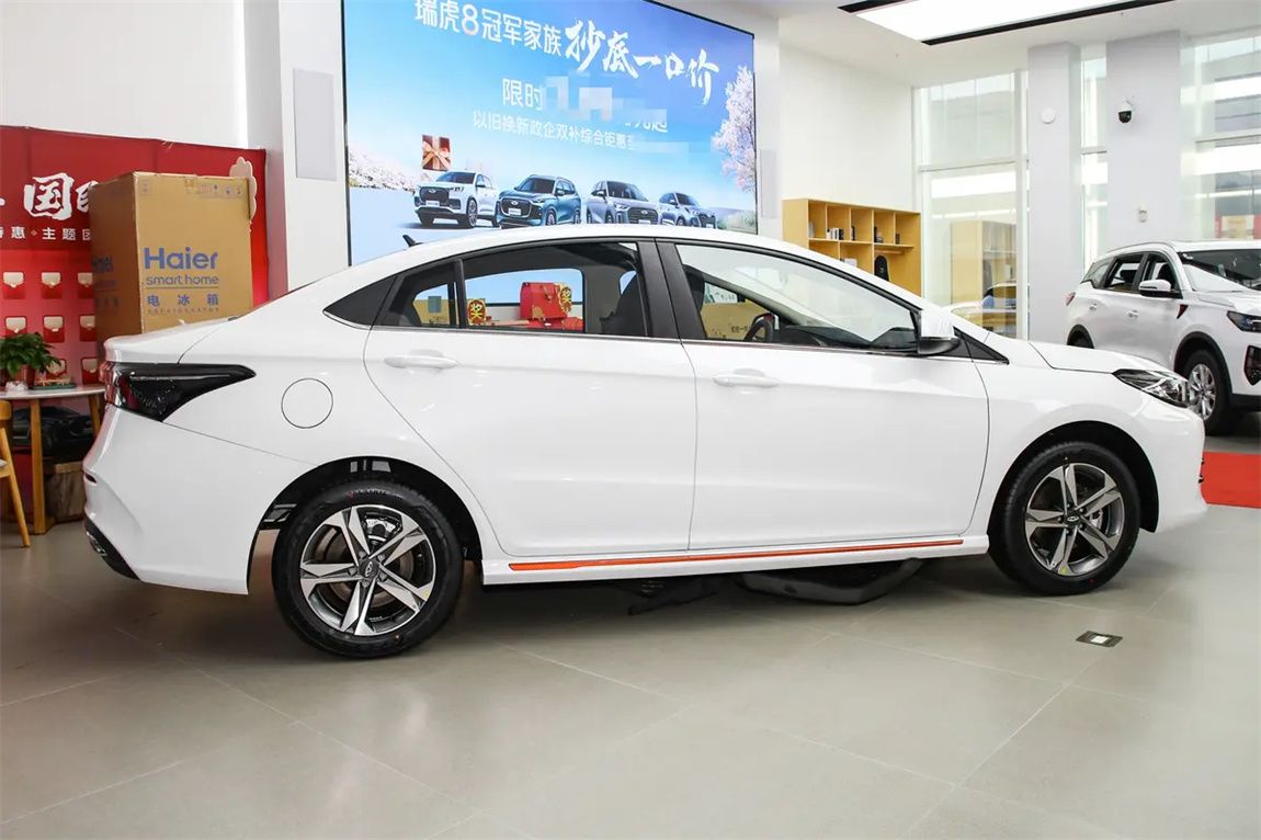 奇瑞 艾瑞泽5 PLUS 2025款 1.5L CVT 新动版 6