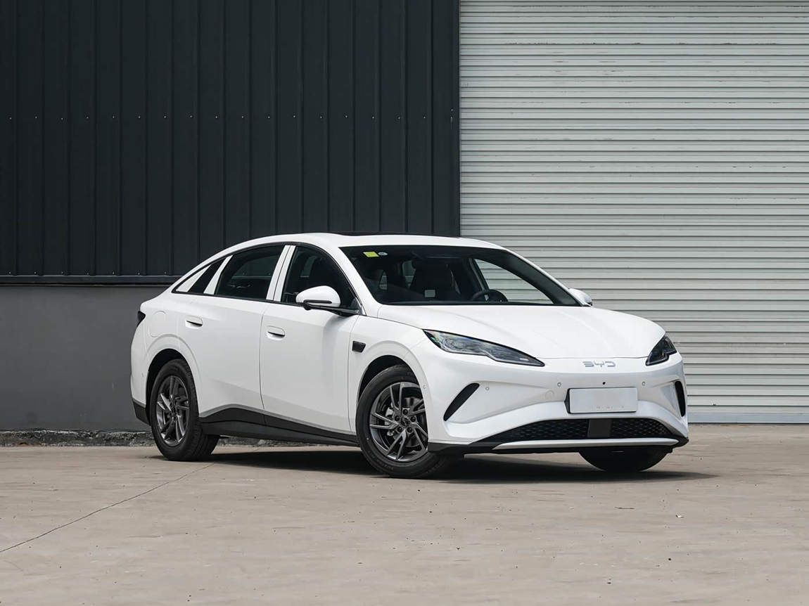比亚迪 海豹06 2025款 EV 470KM尊荣型 3