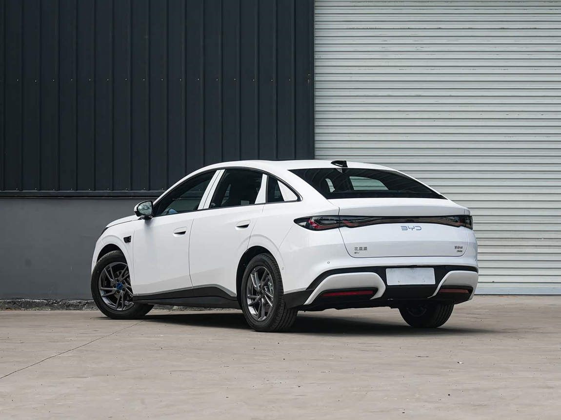 比亚迪 海豹06 2025款 EV 470KM尊荣型 8