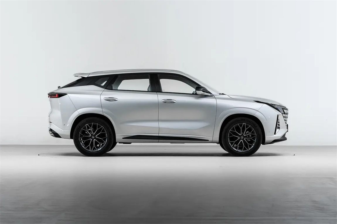 长安UNI-Z 2025款 1.5T 尊贵型 7