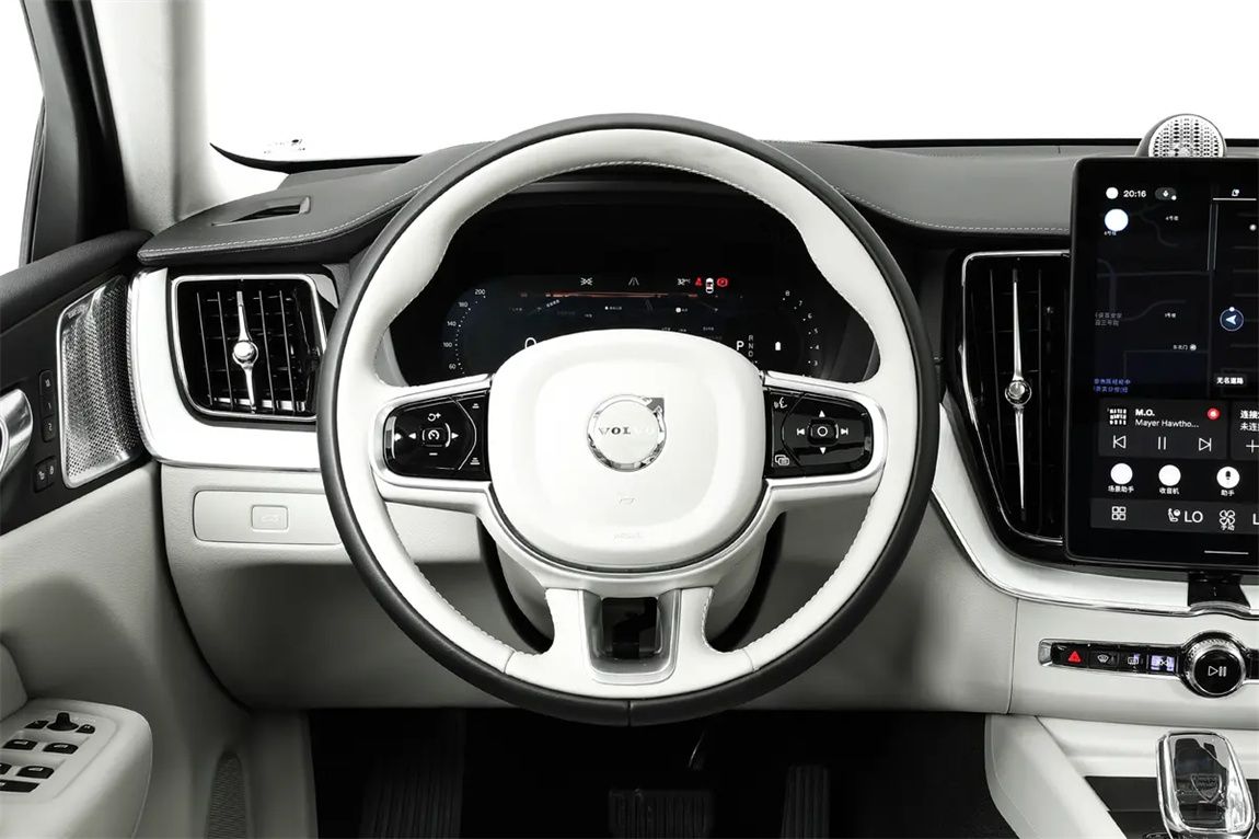 沃尔沃XC60 2026款 B5 四驱智雅豪华版 3