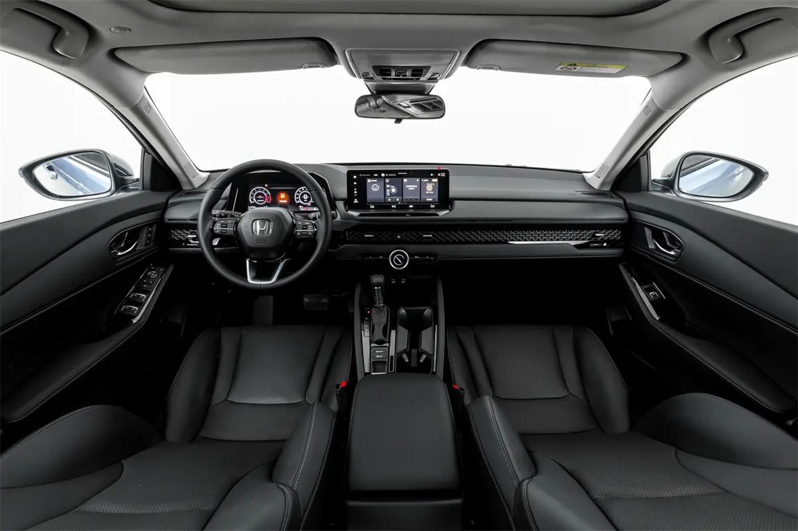 本田 雅阁 2025款 运动系列 260TURBO 尊贵版 4