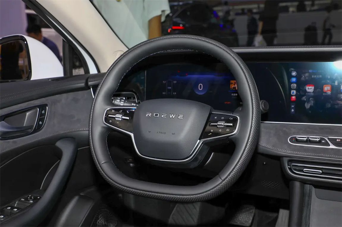 荣威D7 2025款 EV 610km 后驱尊荣版 4