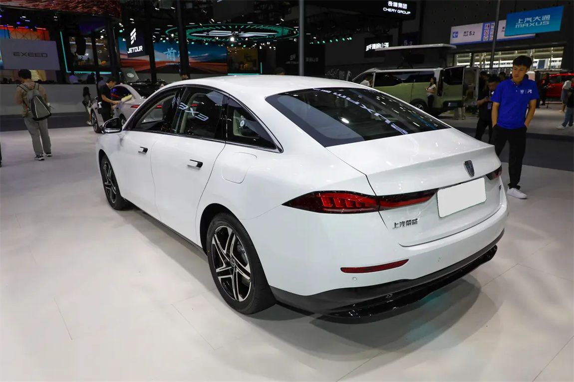 荣威D7 2025款 EV 610km 后驱尊荣版 10