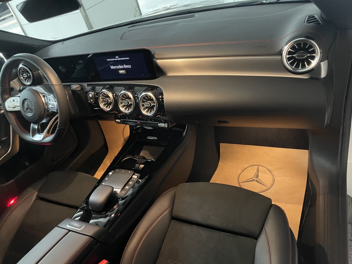 奔驰CLA 2023款 CLA 200 4MATIC