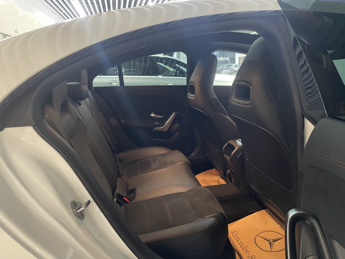 奔驰CLA 2023款 CLA 200 4MATIC 3