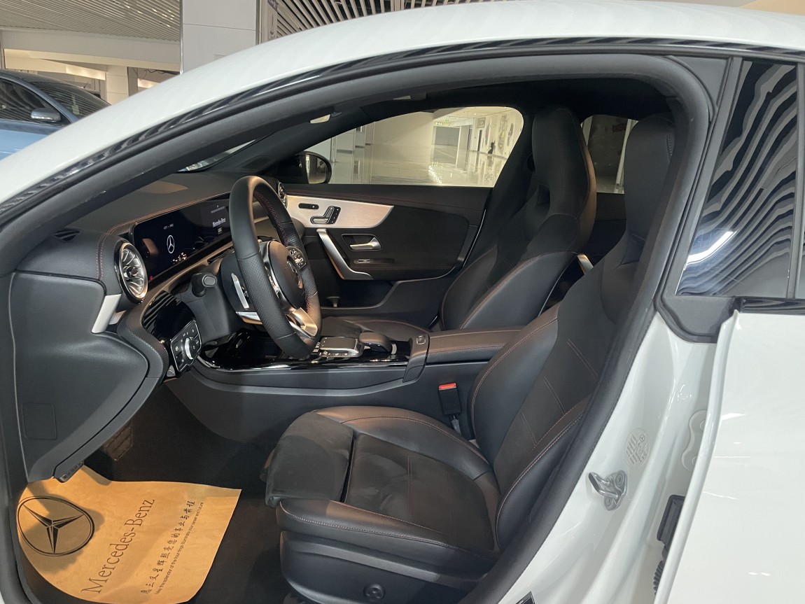 奔驰CLA 2023款 CLA 200 4MATIC 5