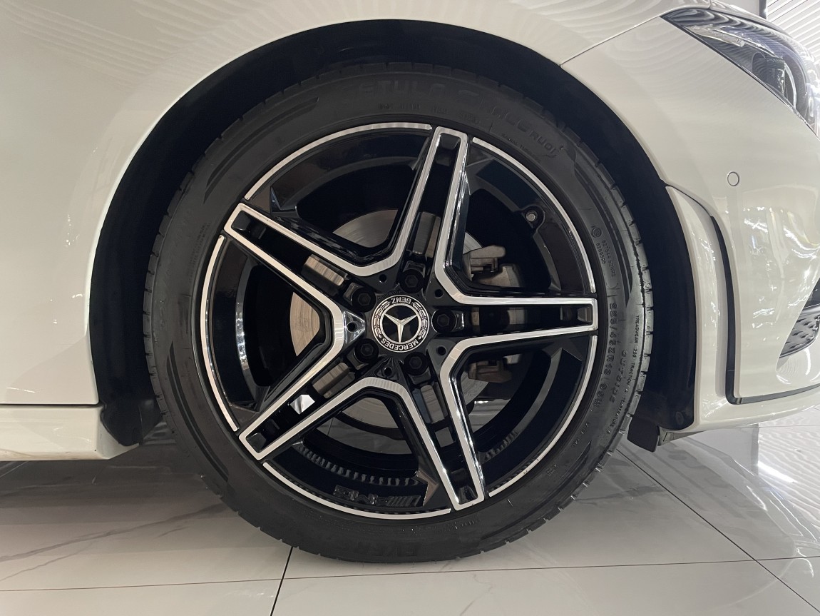 奔驰CLA 2023款 CLA 200 4MATIC 7