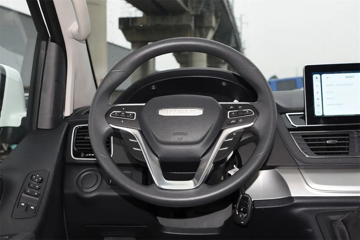 大通G10 2025款 2.0L 手动多功能版 汽油 7座 5