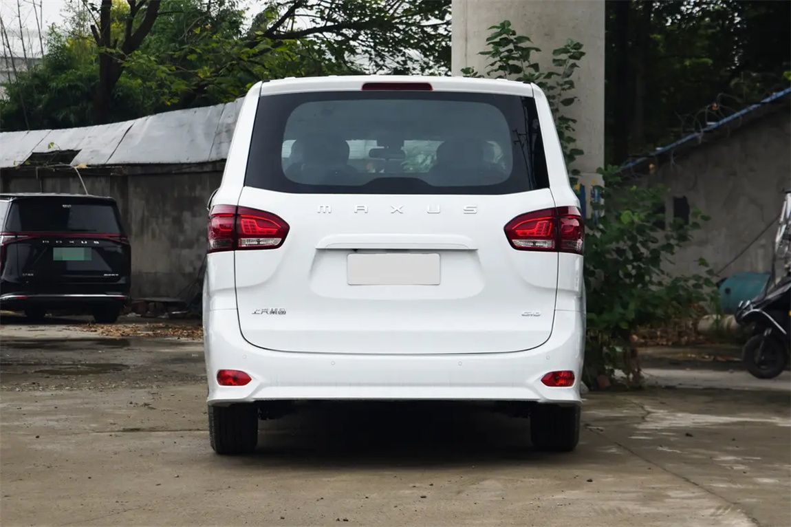 大通G10 2025款 2.0L 手动多功能版 汽油 7座 10