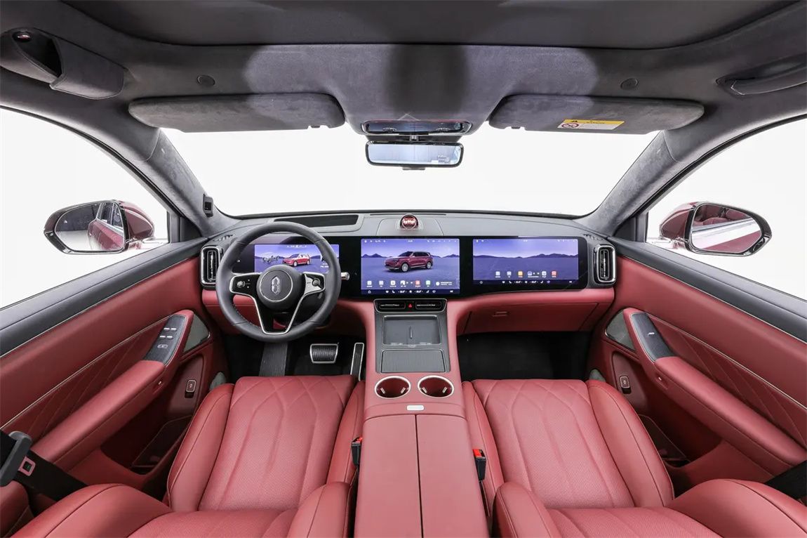 问界M8 2025款 增程 Ultra版 53.4kWh 6座版 4