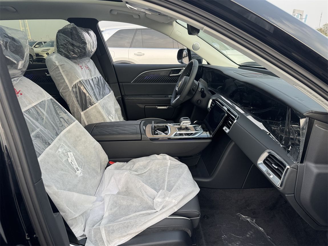 红旗E-HS9 2025款 660km 旗畅版 六座 11