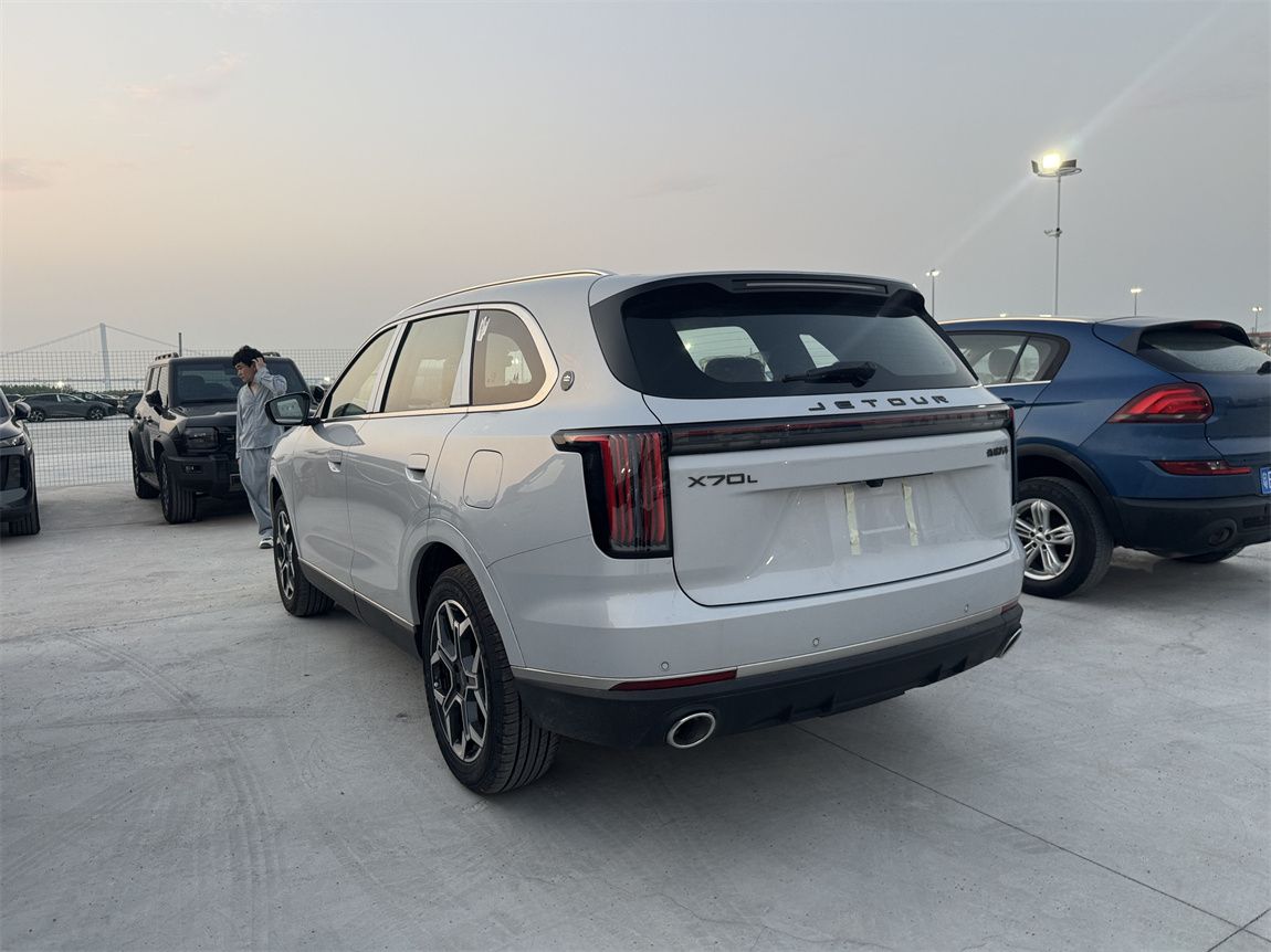 捷途X70L 2026款 1.5TD 双离合标准 5座 14